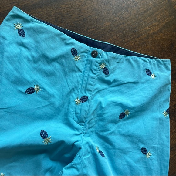 Light Blue TH capri pant with pineapples. Womens 8 - Picture 2 of 7
